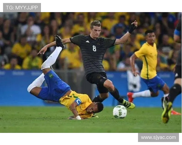 2018年世界杯经典对决德国队与巴西队的激烈碰撞回顾 2018年世界杯经典对决德国队与巴西队的激烈碰撞回顾