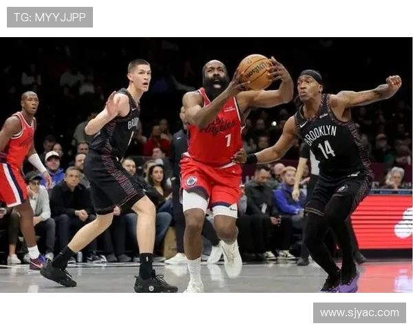 篮网与快船对决精彩回顾赛场瞬间与球员表现全解析