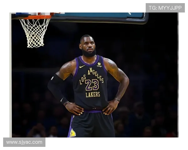 詹姆斯创历史新纪录成首位达成四万分一万板一万助的球员