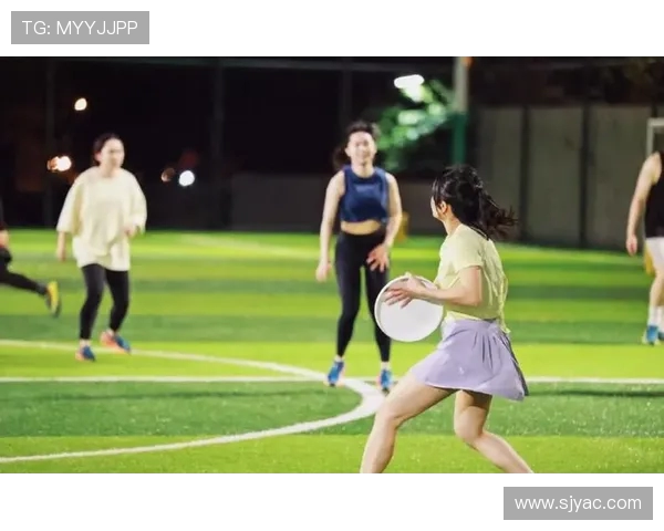 飞盘盛宴：深入武汉飞盘队的战术与技巧探索