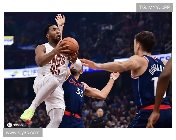 骑士与快船精彩对决录像回放分析及赛后点评