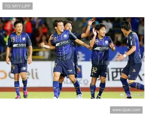 鹿儿岛联队与冈山绿雉的激烈对决展现足球魅力与团队精神