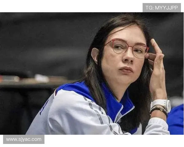 黄丽专访：从排球新星到传奇教练的奋斗与成长之路